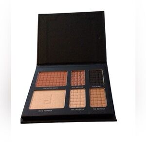 Doucce On The Go 6 Eye Shadow Palette new without box
